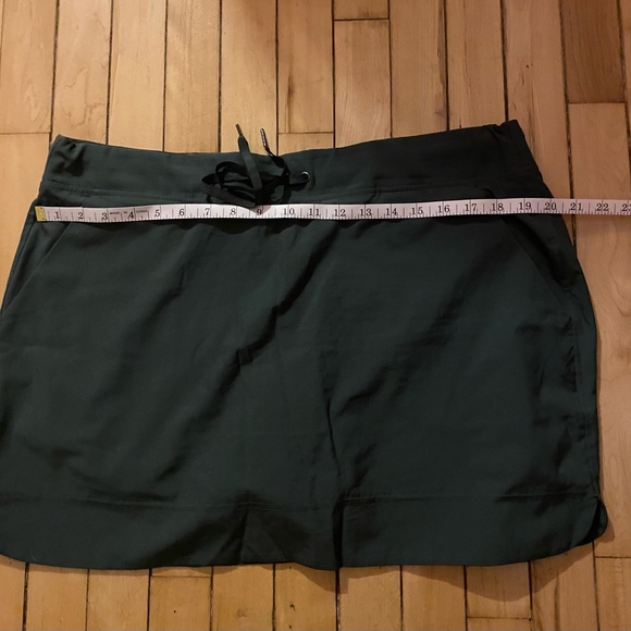 pair of GAIAM XL tennis skirt/skort - Picture 5 of 7